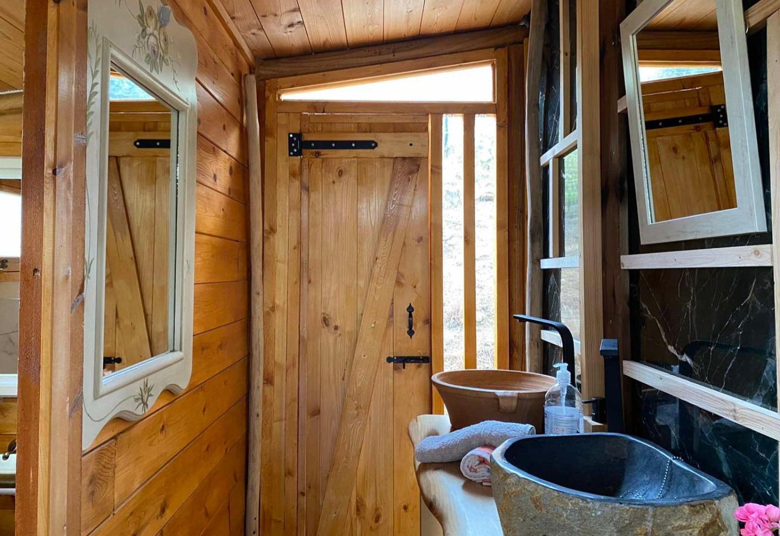 Pensjonat Wooden House At The Mountain-Private Paránimfoi Zewnętrze zdjęcie